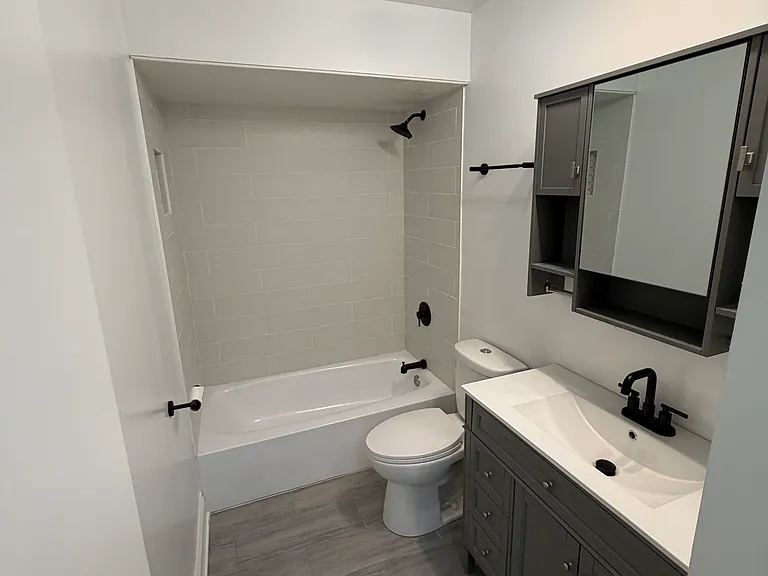 15221 Ridgeland Ave — Photo 3