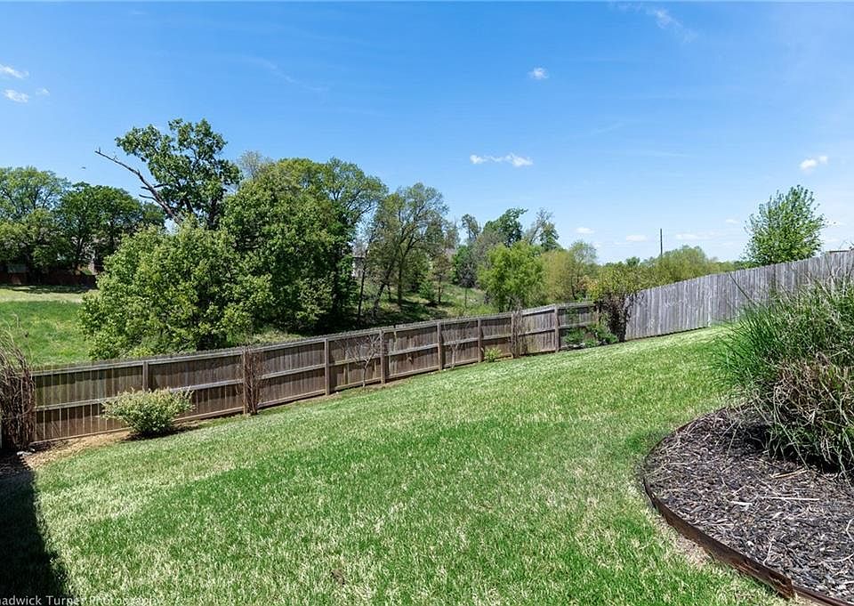 1st image of 1509 NE Dysart Woods Ln