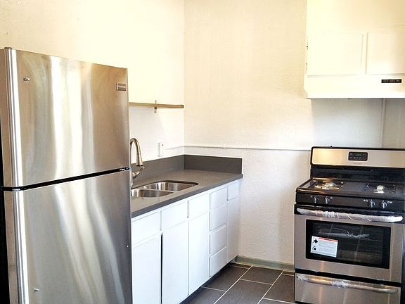 4th image of 647 Maltman Ave APT 4