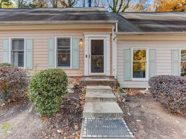 877 Dalewood Dr, Raleigh, NC 27610