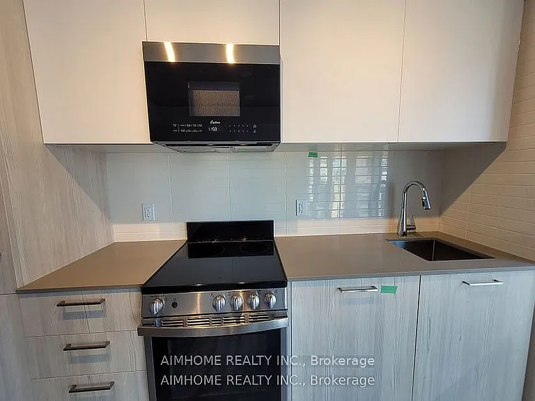 65 Mutual St #1405 — Photo 4