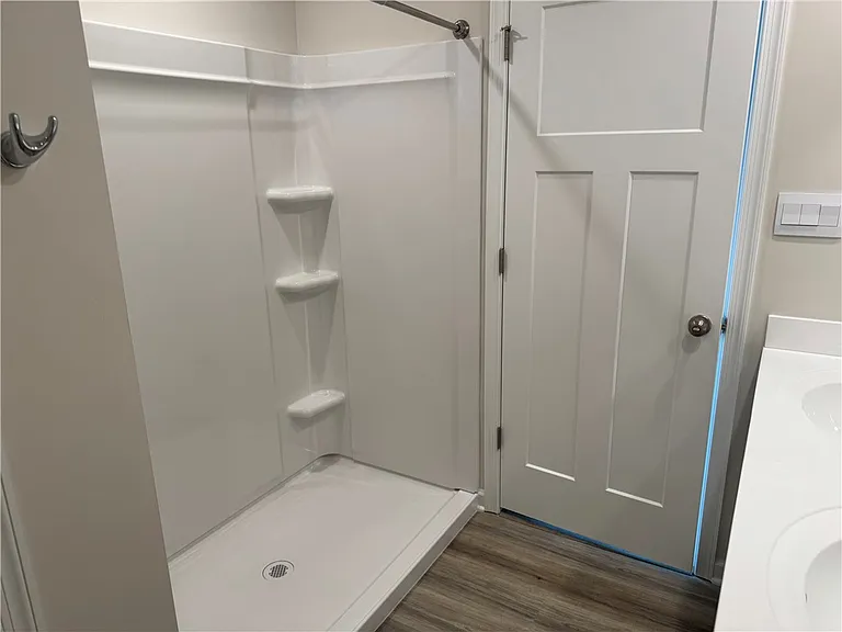 315 Alliance Dr — Photo 29
