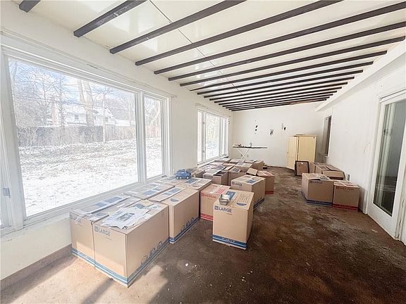 5th image of 141 Ledgerock Ln