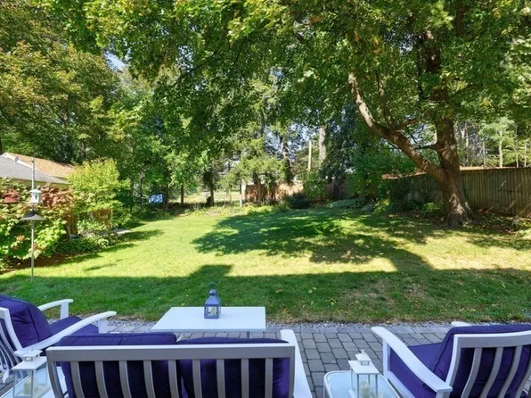 15 Davidson Rd, Worcester, MA 01605