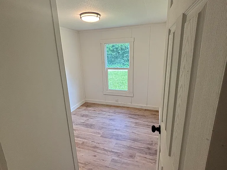 430 E Jameson Ave — Photo 8