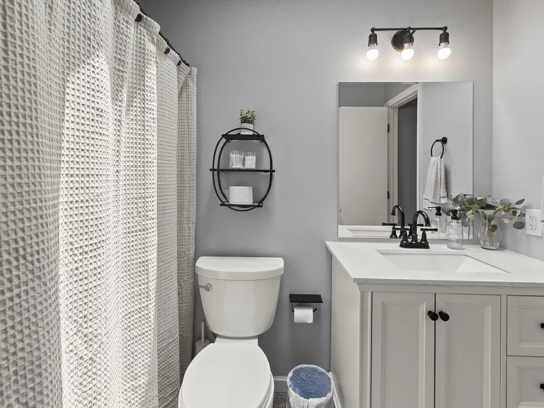 4570 Lincoln Plaza Dr — Photo 23