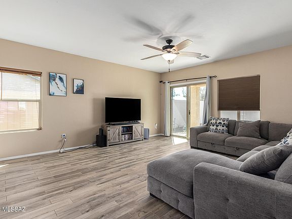 5th image of 21461 E Reunion Rd