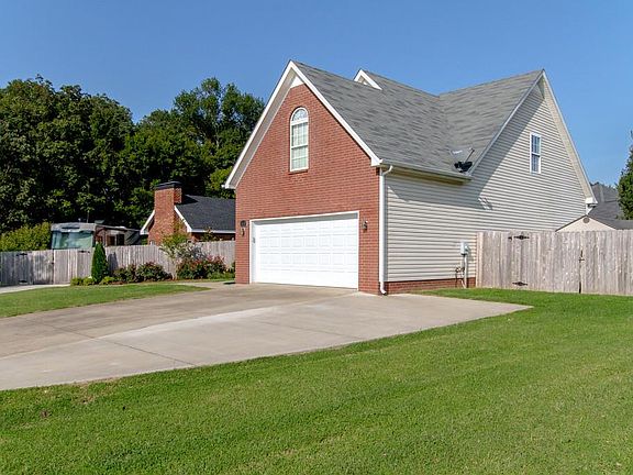 2nd image of 3440 Ravenel Ct