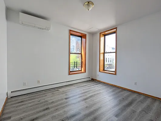 Rented by MySpaceNYC | media 11