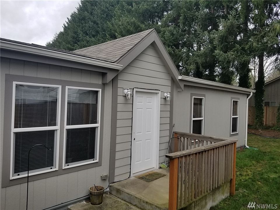 1st image of 5526 Yakima Ln SE