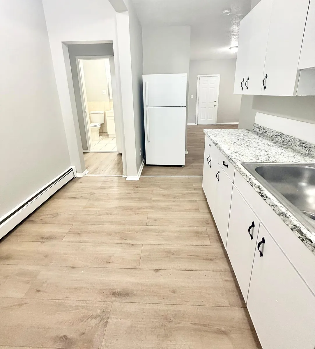 Building Photo - 104 Lamberton St #1