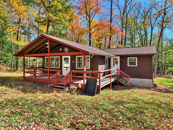 3861 Lumberjack Dr, East Stroudsburg, PA 18302
