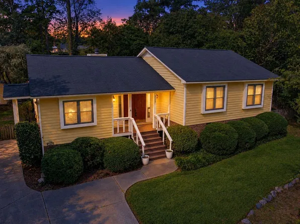 5609 Groomsbridge Ct, Raleigh, NC 27612
