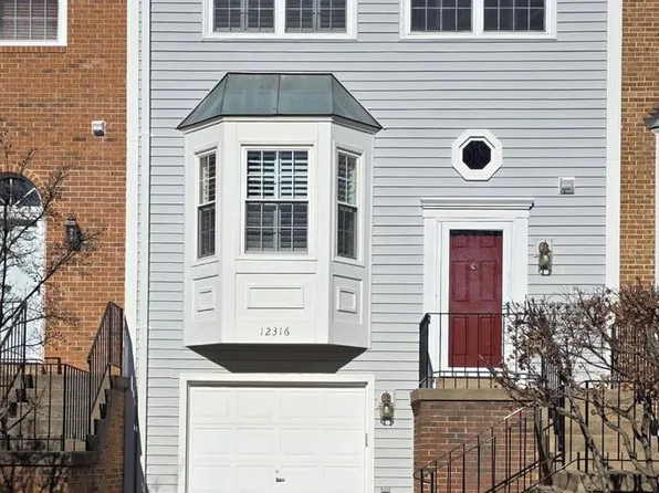 12316 Field Lark Ct, Fairfax, VA 22033