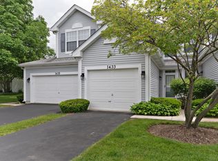 1433 Walnut Hill Ave, Saint Charles, IL 60174