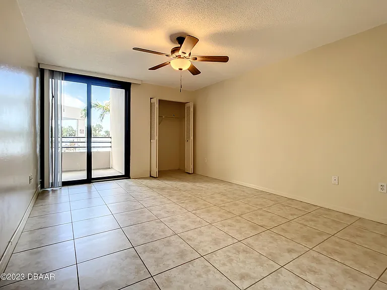 1 Oceans West Blvd #1A5 — Photo 36