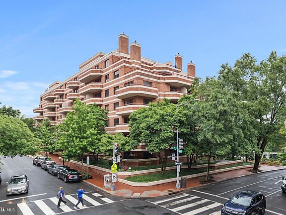3rd image of 2301 N St NW APT 508
