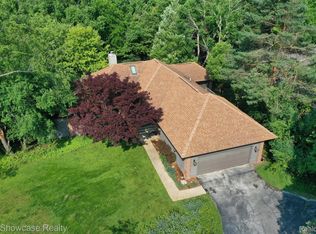 5128 Pheasant Trl, Ann Arbor, MI 48105