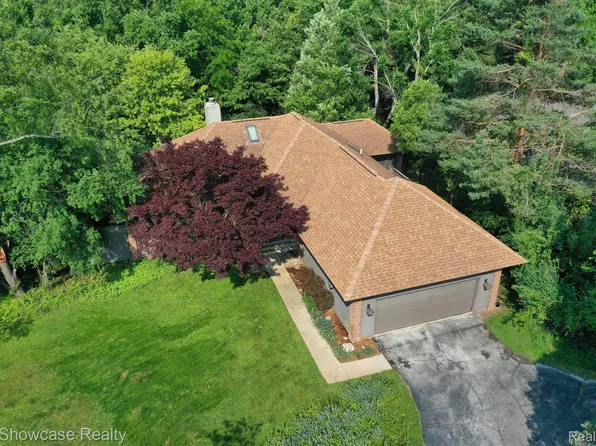 5128 Pheasant Trl, Ann Arbor, MI 48105