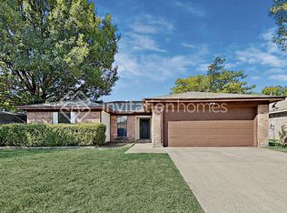 1229 N Creek Dr, Saginaw, TX 76179