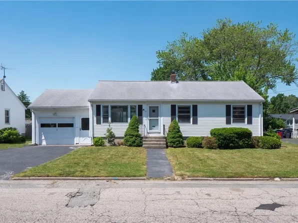 41 Welfare Ave, Warwick, RI 02888