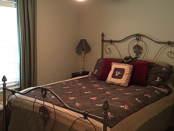 4th image of 4809 SW 32nd Ter #4809