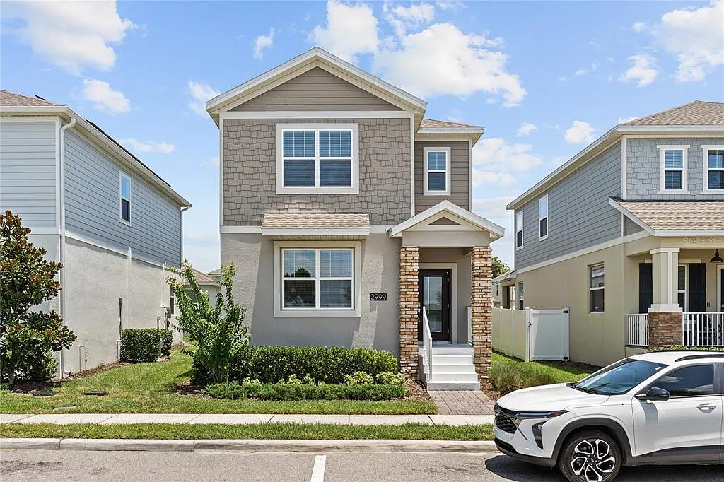 4 bed, 3.5 bath, 2469 sqft, $2,800 — Photo 1