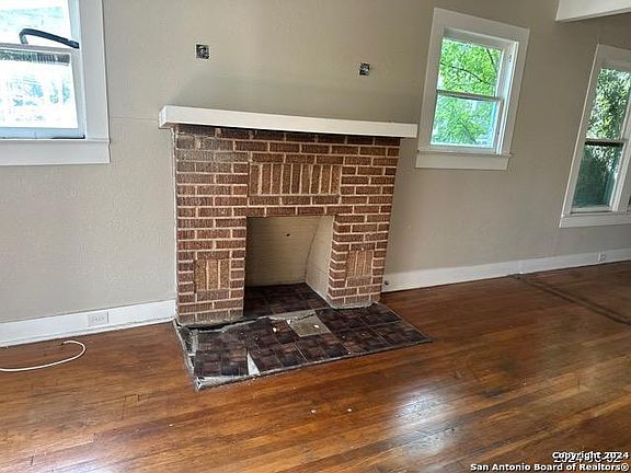 2nd image of 2651 E HOUSTON ST