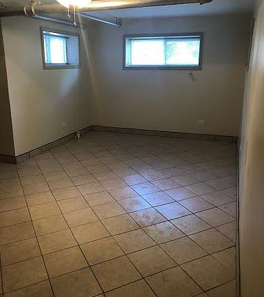 3rd image of 7152 S Calumet Ave #Garden