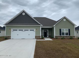 402 Montgomery Dr, Jacksonville, NC 28546