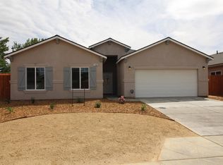 1106 E Riverside Dr, Madera, CA 93638