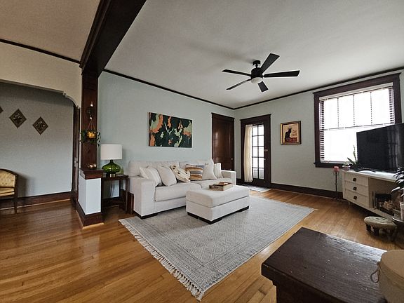 2nd image of 2408 Bellevue Ave Floor 1
