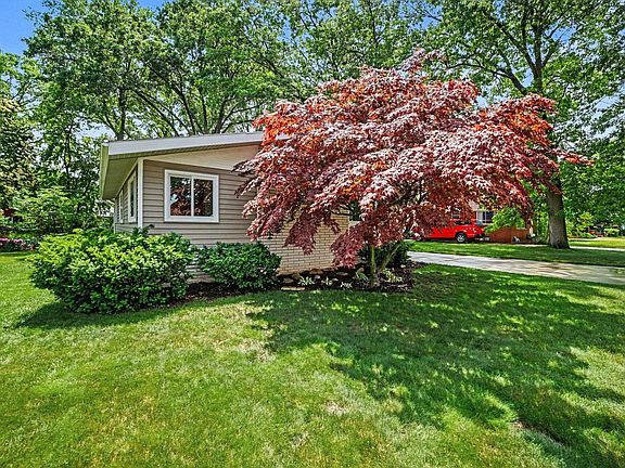 2nd image of 1318 Eastlawn Dr