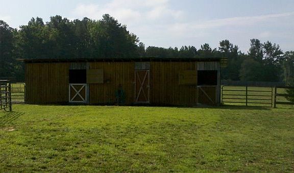 Amish built stable 