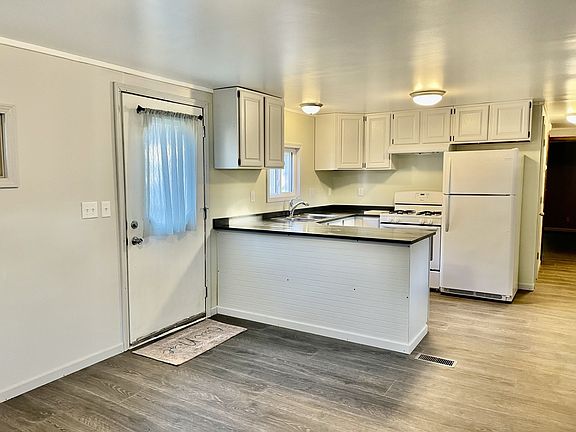 3rd image of 312 California Ave #11