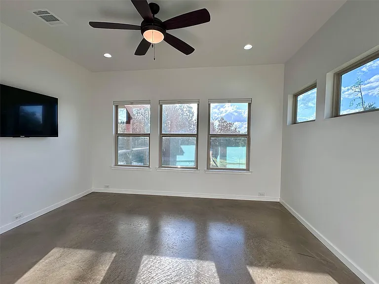 137 Mulberry Ln — Photo 37
