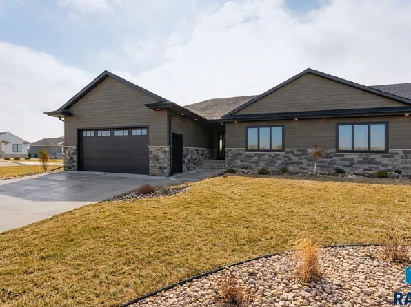 2701 W Oak Hill Dr, Sioux Falls, SD 57108