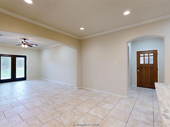 4th image of 1758 Heath Dr