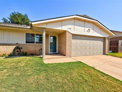 1205 SE 8th St, Moore, OK, 73160