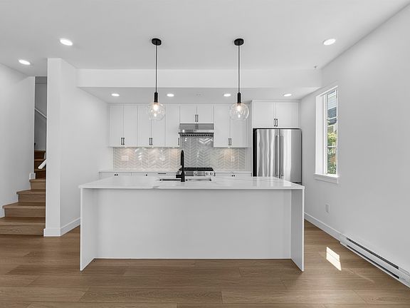 4th image of 720 Robinson St #125