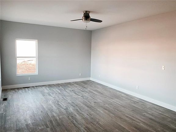 2nd image of 2235 E Werges Ave