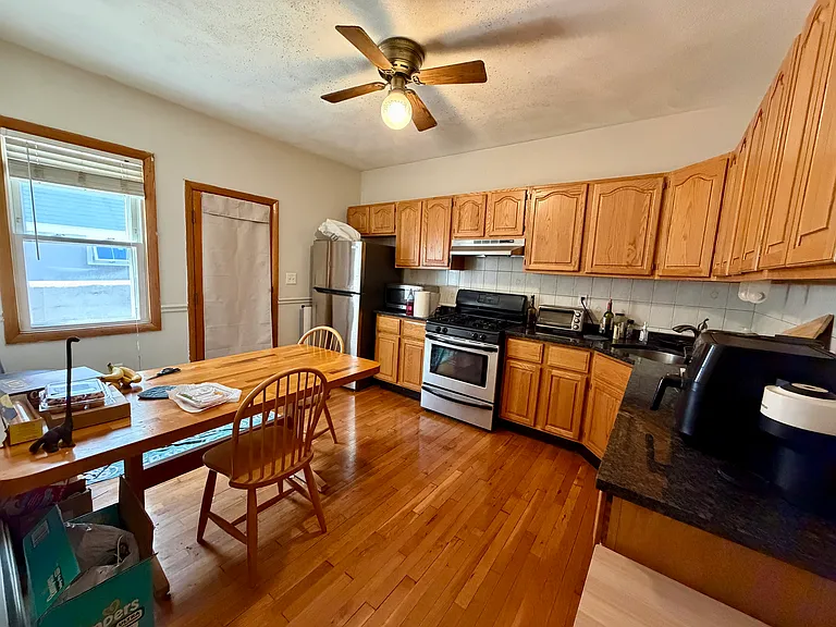 101 Farragut Rd #1R — Photo 3
