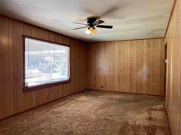 3rd image of 3012 Meadows Dr