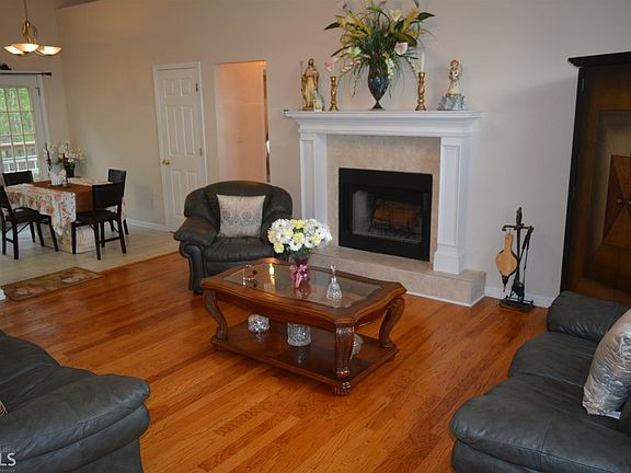 3rd image of 510 Cobbler Dr