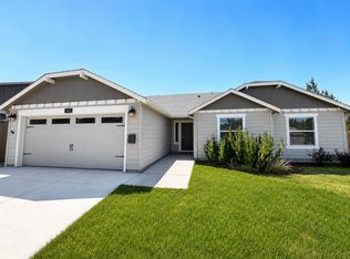4832 SW Volcano Ave, Redmond, OR 97756