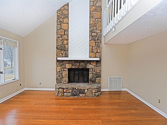 5th image of 1308 Chimney Springs Dr SE