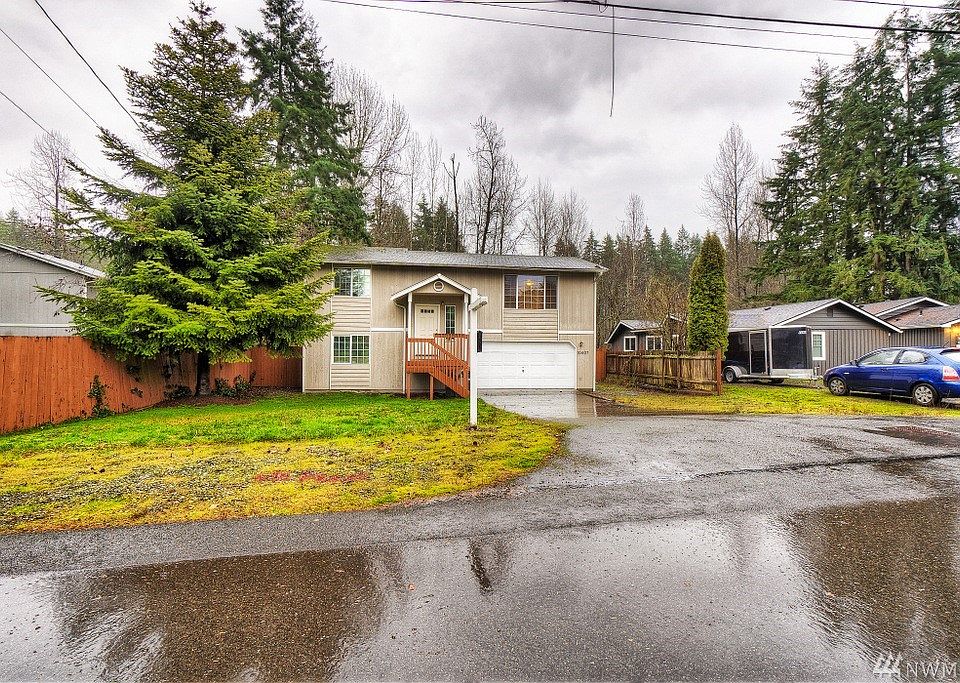 1st image of 10407 207th Ave E