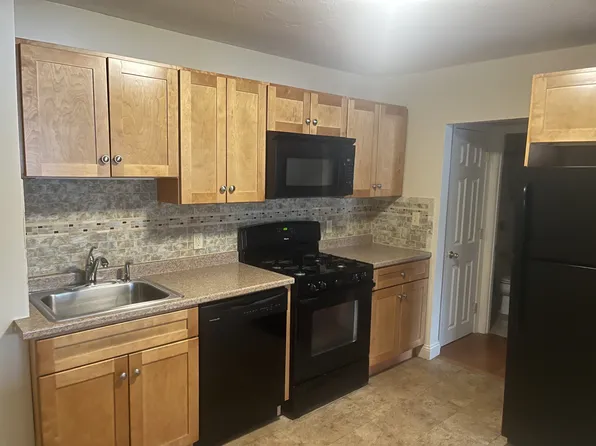 720 Main St APT 17, Weymouth, MA 02190