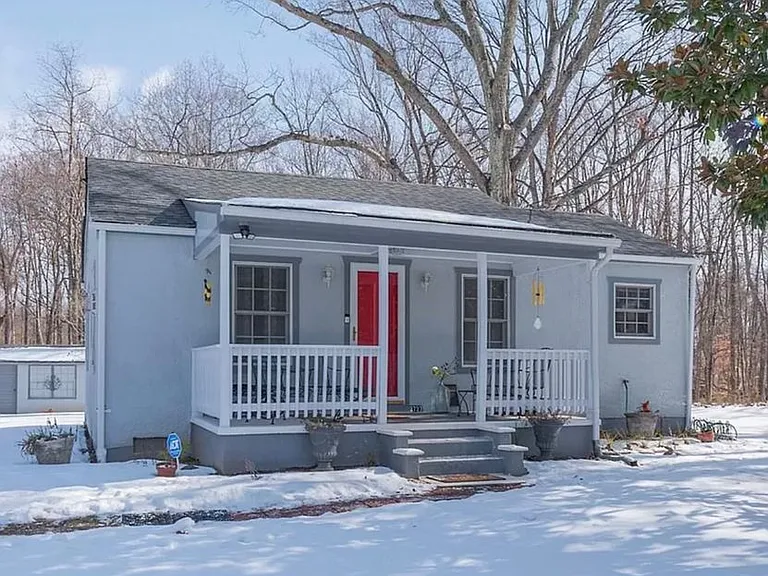 2723 Silas Jackson Ln — Photo 1