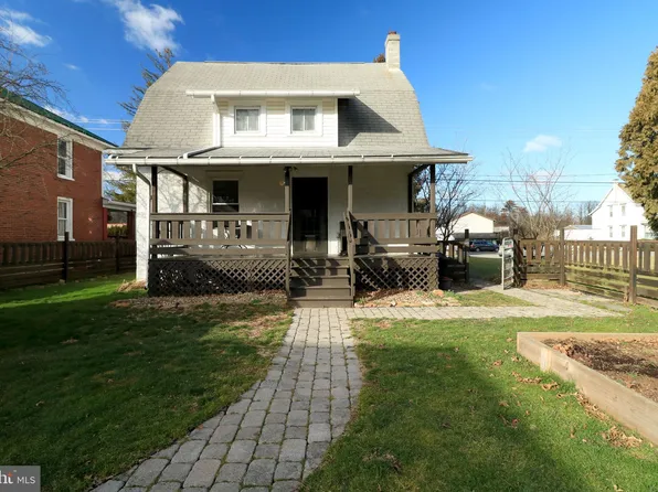 204 Beech Creek Ave, Mill Hall, PA 17751